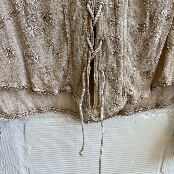 Flutter sleeve lace up blouse - Picture 3 of 7